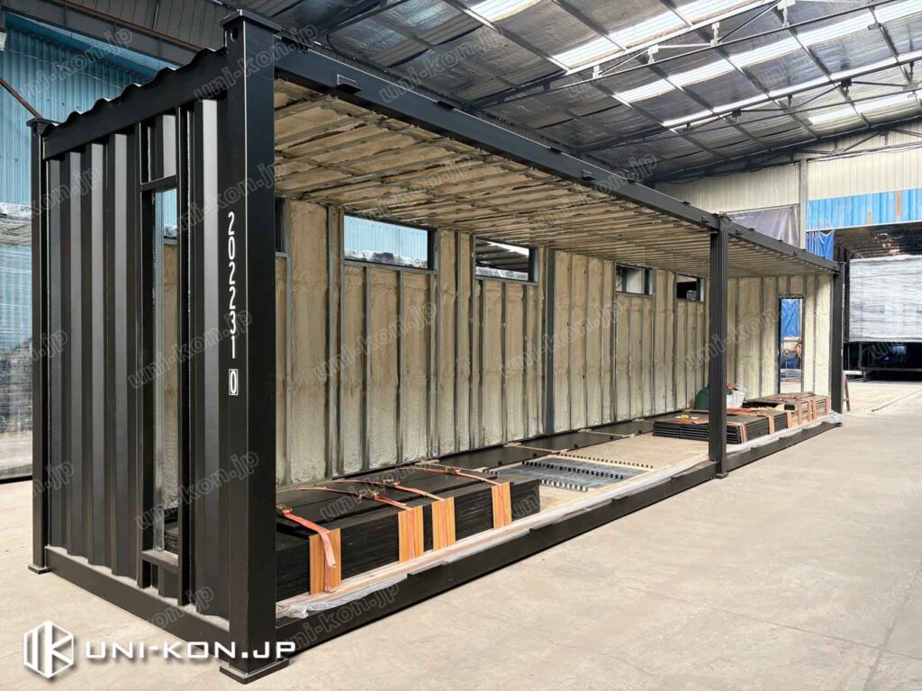 40Ftコンテナハウス出荷前梱包、付属品固定