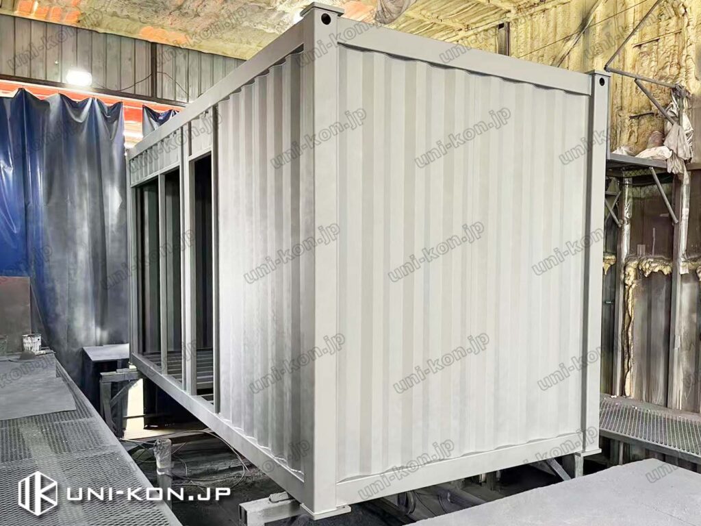 コンテナハウスの塗装1/3、下塗り