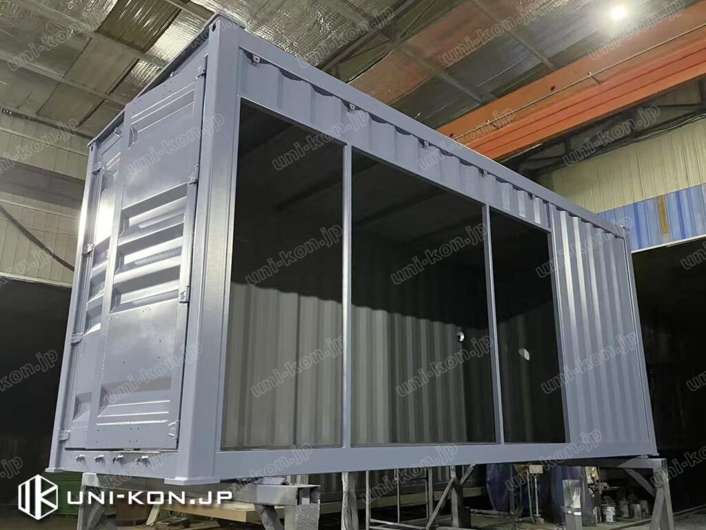 コンテナハウスの塗装3/3、上塗り